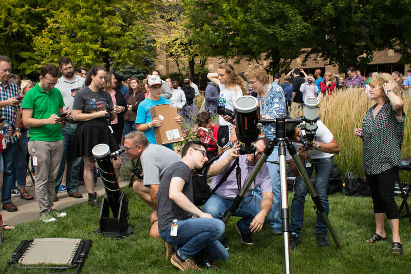 solar_eclipse_viewing_party_0002.jpg